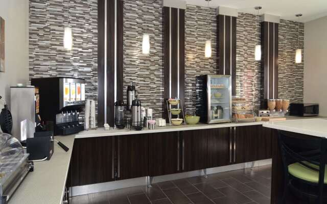 Quality Inn & Suites Kenedy - Karnes City