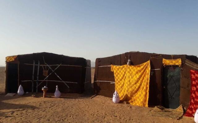 Bivouac Les Dunes De Tinfou