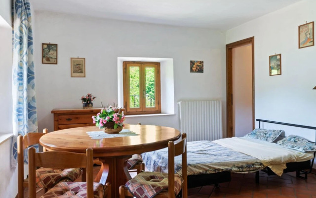 Apartment in Fosciandora With Pool