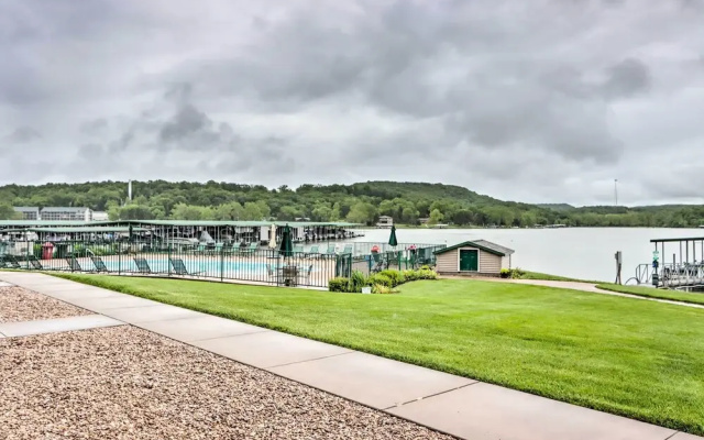 Poolside Fun! Lake-view Camdenton Condo