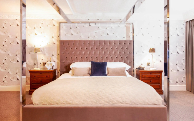 Bredbury Hall Hotel
