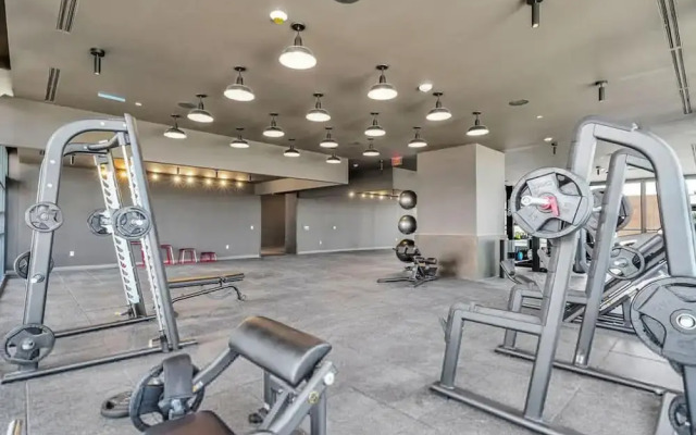Luxury 2br-2bth Balcony Pool