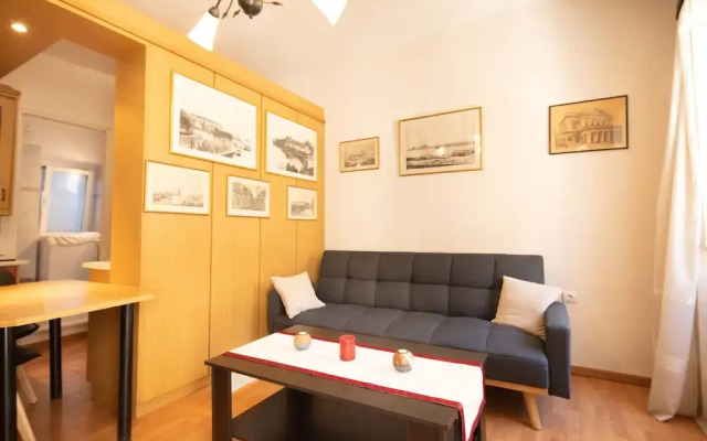 Andrew's Old Town Apartment  by CorfuEscapes