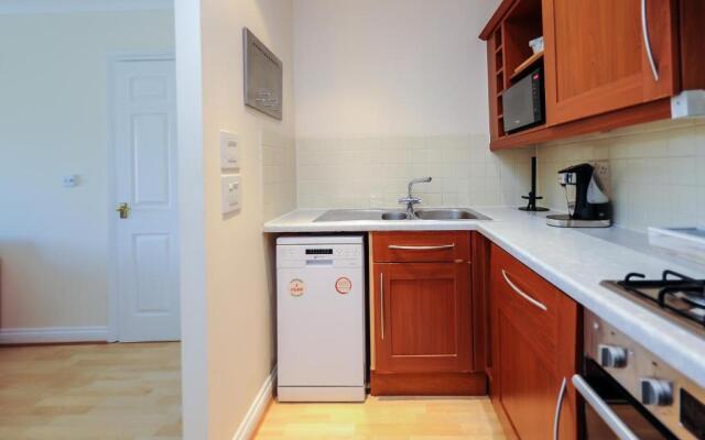 Select Serviced Accommodation - Hunters Wharf