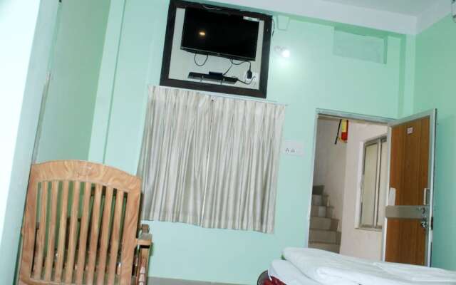 Goroomgo Somnath Rest House Puri