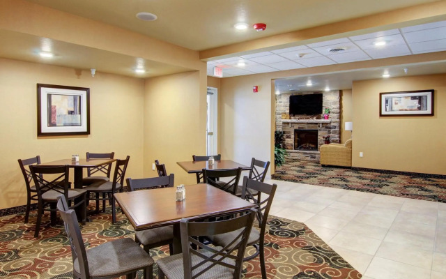 Cobblestone Inn & Suites - Steele