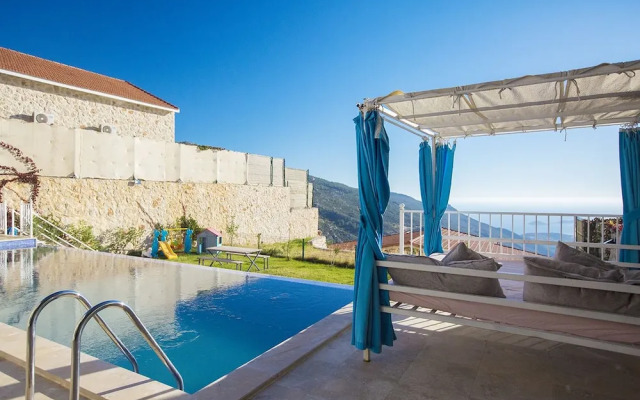 Villa Hira 2 by Akdenizvillam