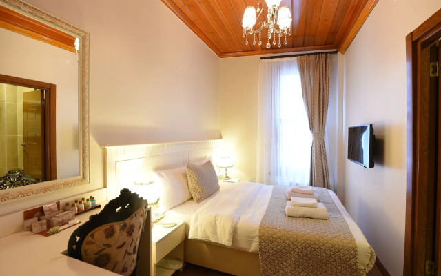 Elyka Hotel