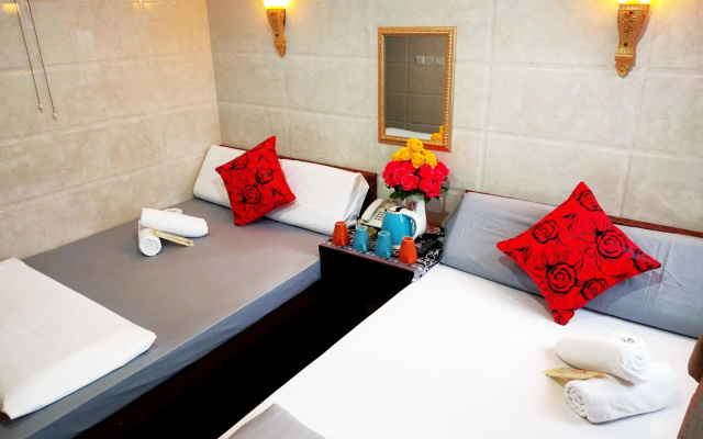 Dhillon Hotel - Hostel – Guest Rooms – Hong Kong