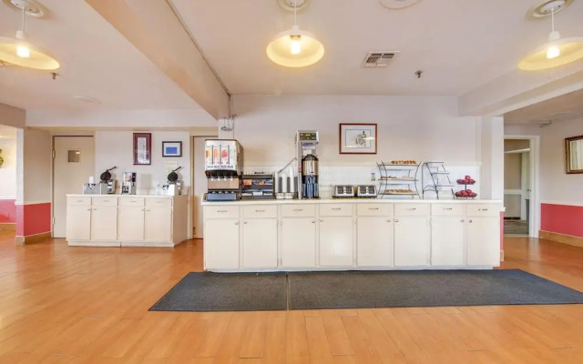 Executive Inn and Suites College Station