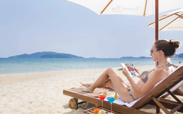 Diamond Bay Condotel