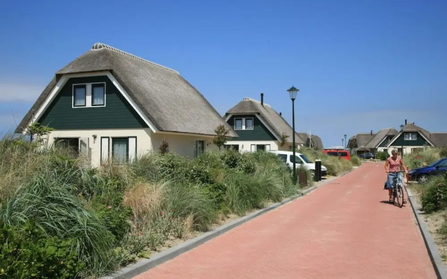 Thatched, Attractive Villa in Julianadorp near Beach