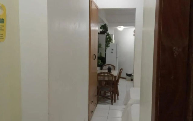 Flat no Farol da Barra 129