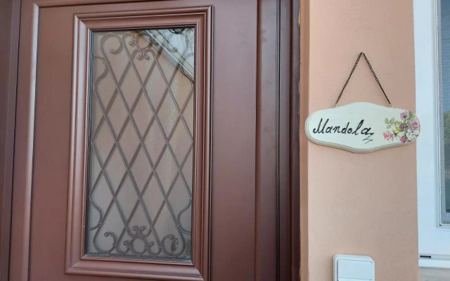 Mandola suite