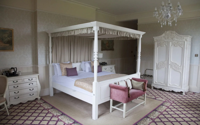 Shendish Manor Hotel & Golf Course