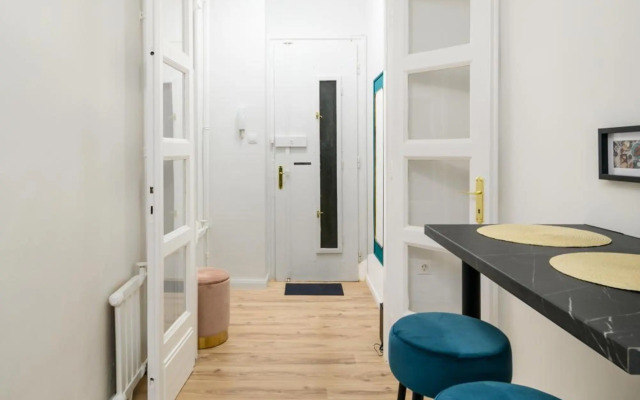 Stylish spot by the River Danube