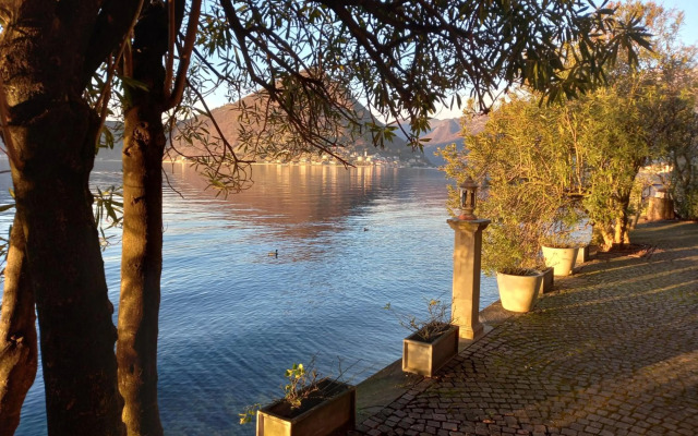 L'Oleandro Sul Lago d'Iseo B&B