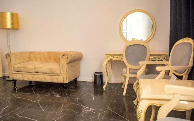 Hevea Hotel & Resort