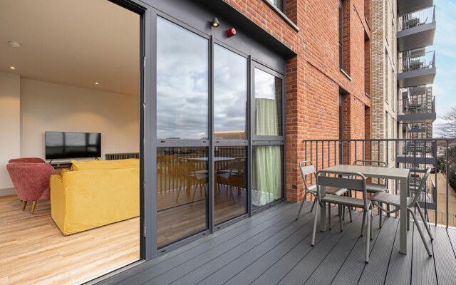 Spacious Flat in North London