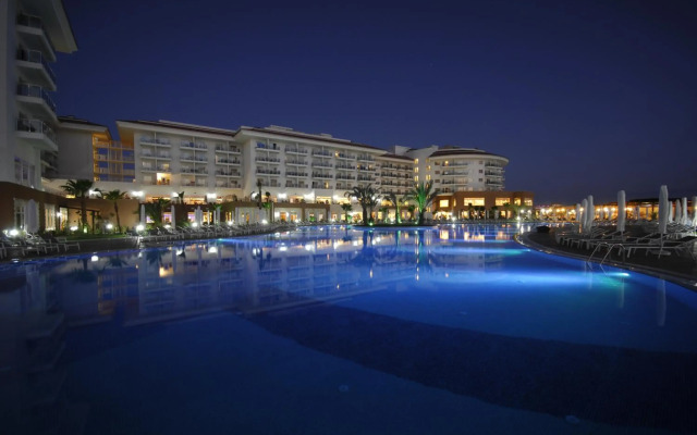 Seaden Sea World Resort & Spa