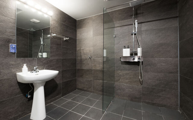 Canvas Hostel