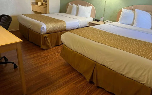 Travelodge By Wyndham Holbrook