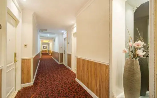 Bett Hotel