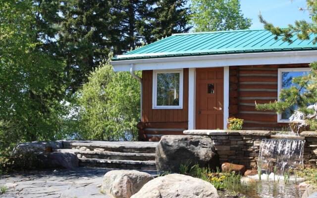 Christina Lake Lodge