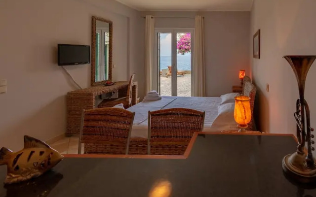 Beachfront Villa Benele