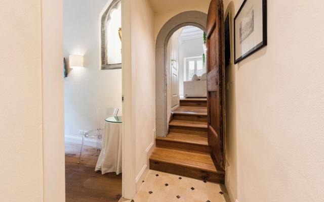 Charming Tornabuoni by Mmega