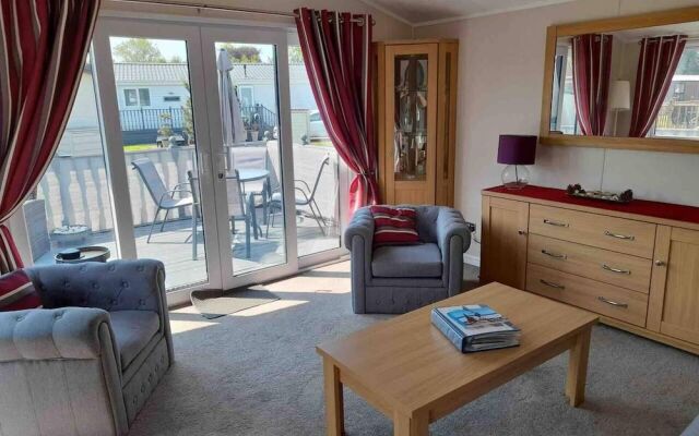 Pebble Lodge, Pet Friendly, Bright And Sunny Home