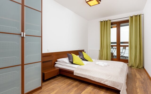 Broniwoja Apartment by Renters