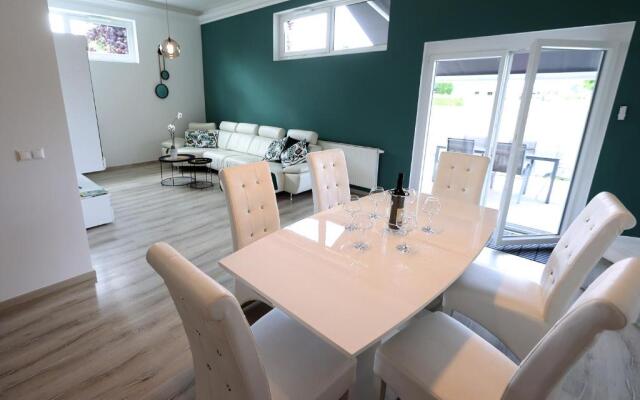 Exklusive FW mit 3 SZ und großer Terrasse