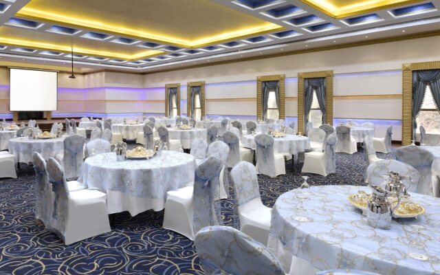 Ramada Al Hada Hotel And Suites