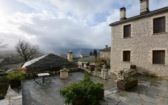 Nikolas Guesthouse