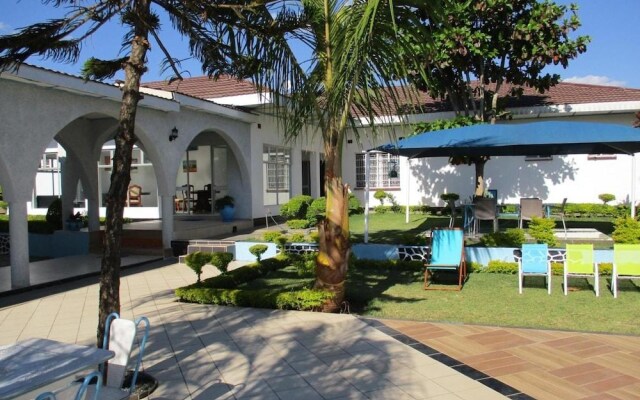 Blue Lagoon Lodge Blantyre