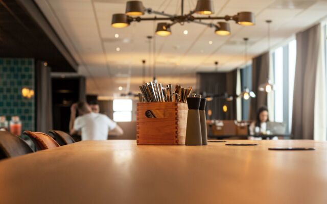Holiday Inn - the niu, Fender Amsterdam by IHG