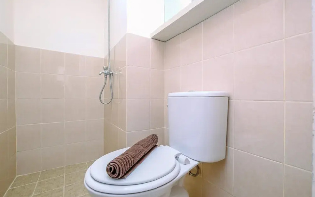Fancy and Nice Studio Apartment at Podomoro Golf View