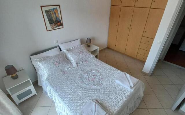 Eleonas Apartment 2, Lygia