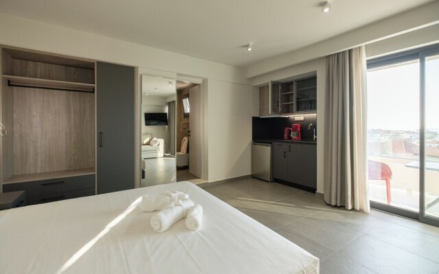 Sky-High Central Penthouse - 03