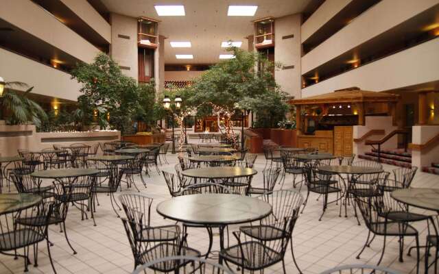 Ramada by Wyndham Viscount Suites Tucson East
