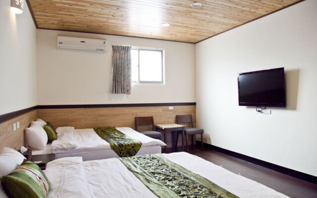 Wing Tea Garden Bed and Breakfast
