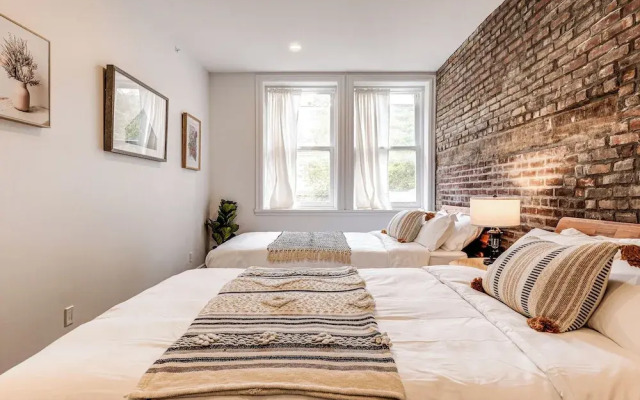 Bohemian Vieux Quebec Two Bedroom