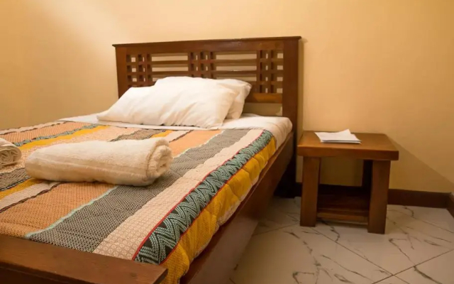 B2 Le Royal SQ Room in Apartment