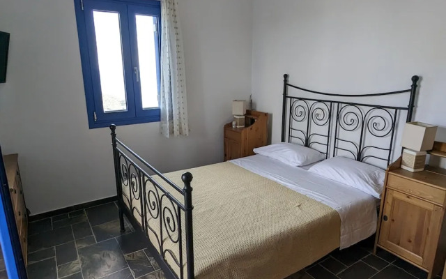 Seaside Bliss Tranquil Retreat on Kythnos Island
