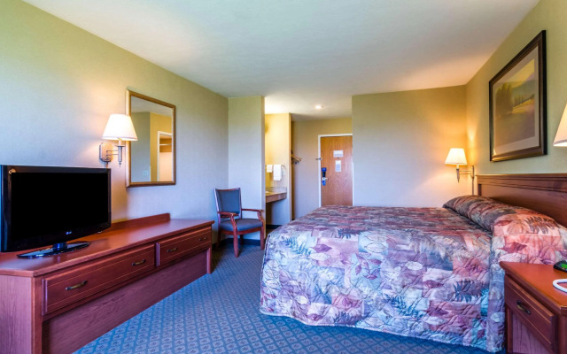 Super 8 by Wyndham Cozad