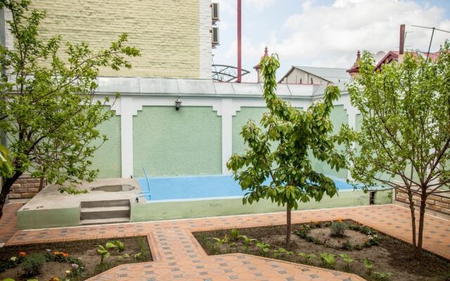 Platan Hostel