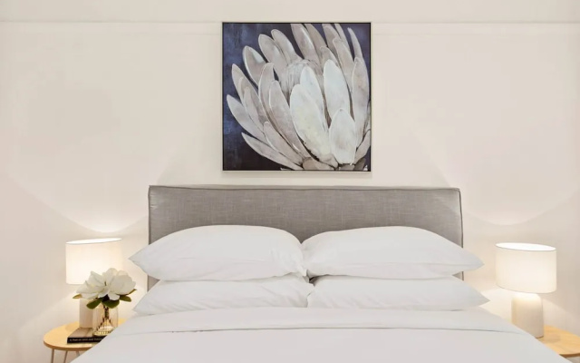 Art Deco Coastal Living, Minutes to the Sand – Guest Rooms – Sydney