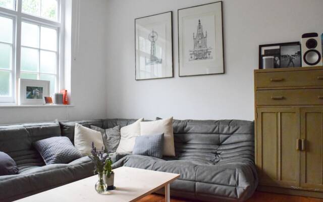 Stylish 2 Bedroom House In Nunhead With Garden