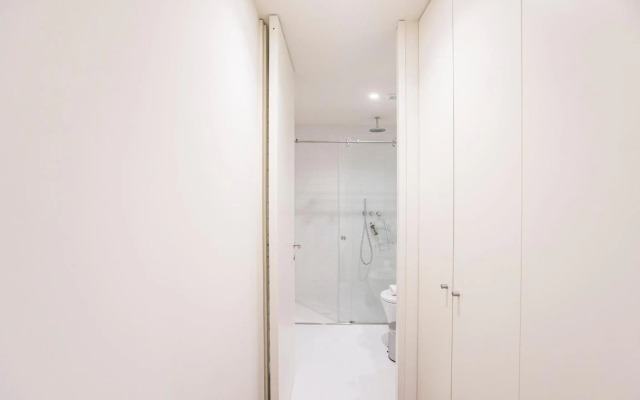 Bombarda Apartments by LovelyStay